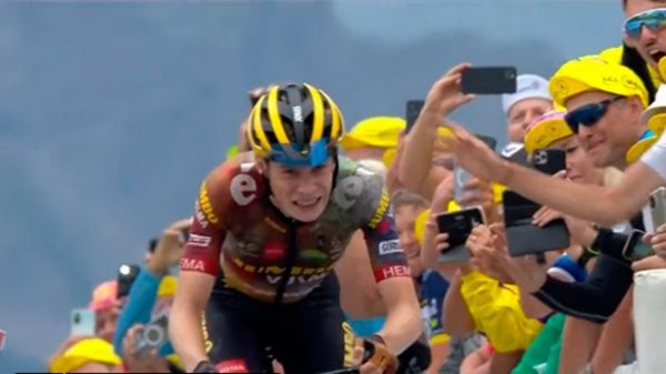 Espectacular subida de Jonas Vingegaard que vestirá de amarillo. (Foto: @LeTour)