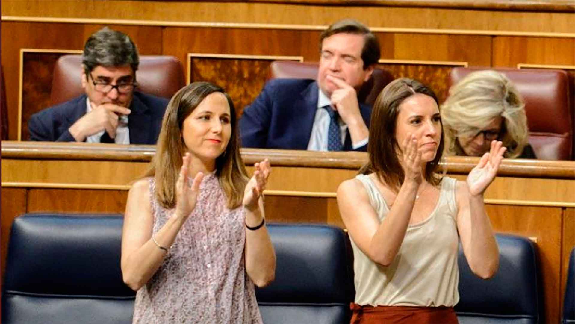 La puñalada política de Belarra a Yolanda Díaz en la guerra en La Moncloa La puñalada política de Belarra a Yolanda Díaz en la guerra en La Moncloa