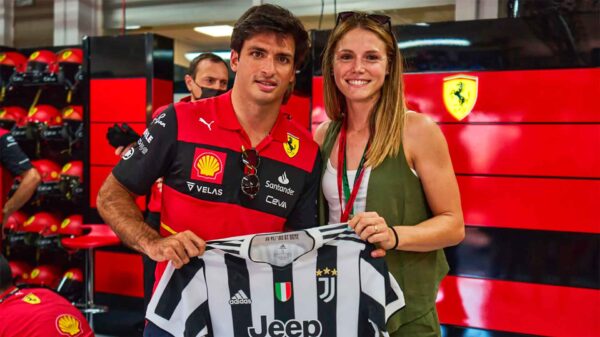 Carlos Sainz hizo de liebre para Leclerc y volvIó a dar  una lección de clase y valores