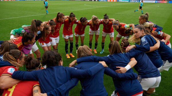 Athenea, Esther y Lucía, el duelo crucial de España frente a Inglaterra