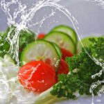 Muchas vitaminas en una ensalada con pepino,  ideal para cargar las pilas