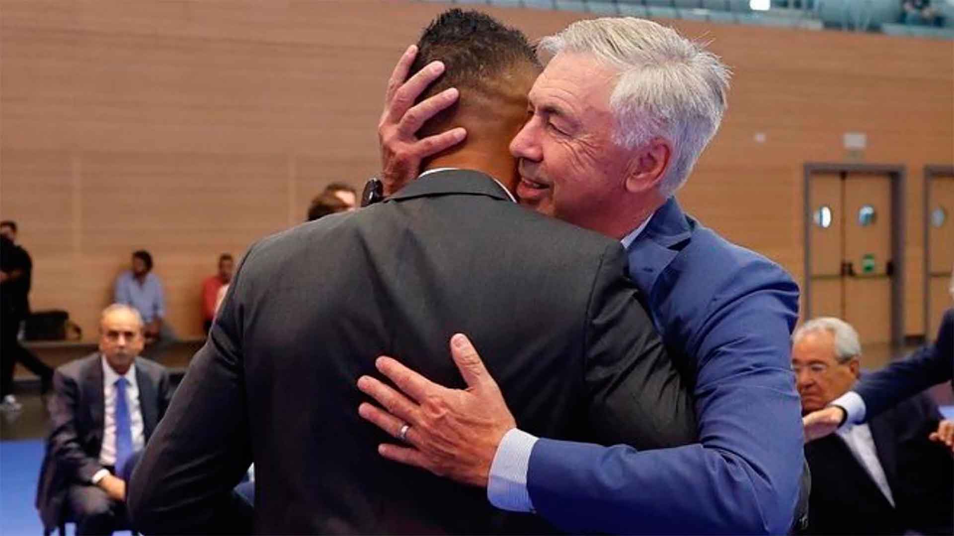Carlo Ancelotti (Real Madrid),  Pep Guardiola (Manchester City)  y Jürgen Klopp (Liverpool)