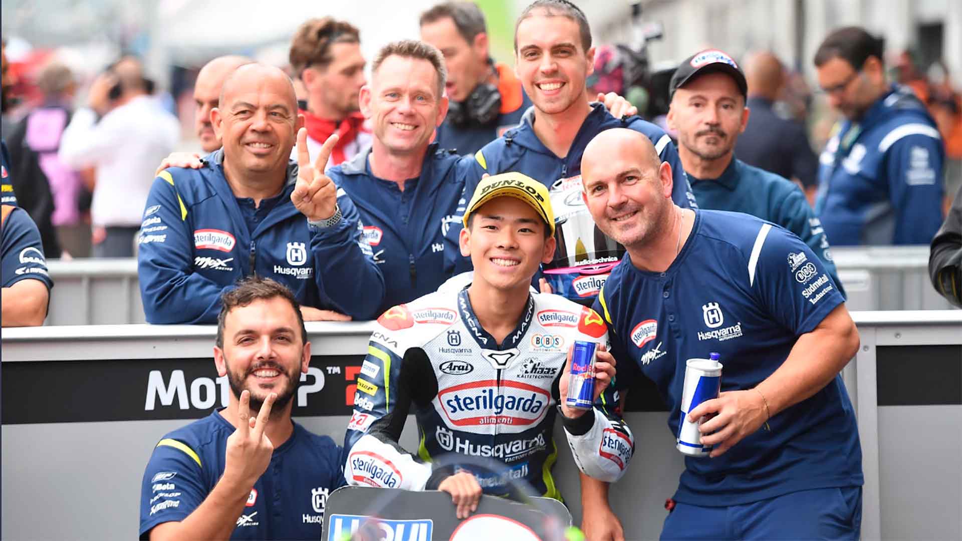 Crazy Boy Sasaki y gran final del rookie de 16 años David Muñoz en Moto3
