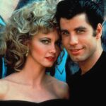 “Grease” sustituye al terror por un homenaje a Olivia Newton-John “Grease” sustituye al terror por un homenaje a Olivia Newton-John