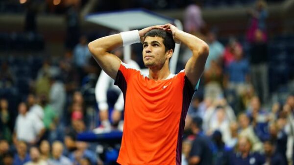 Alcaraz vence a su bestia negra Sinner y está en su primera semi de un Grand Slam
