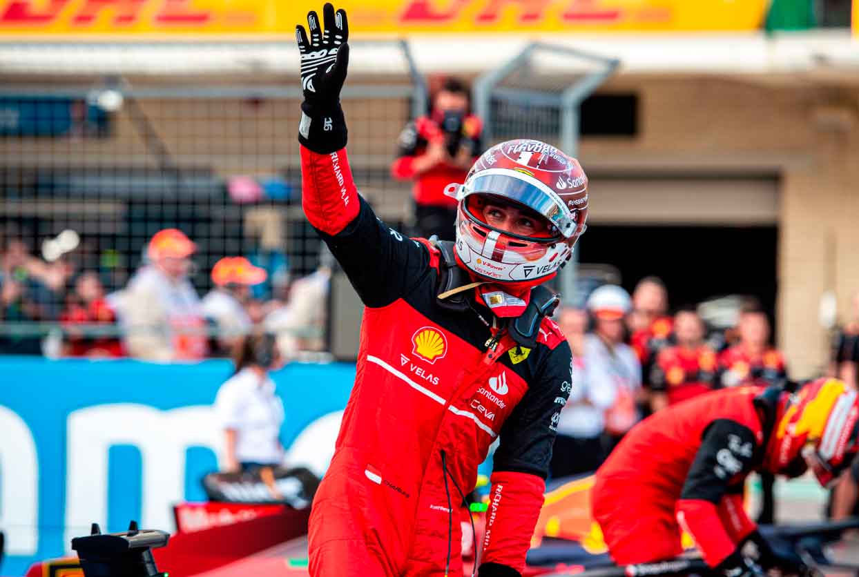 Carlos Sainz voló de forma magistral para imponerse a Leclerc y Verstappen