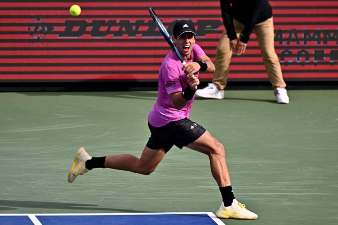 Carlos Alcaraz estrena su número uno con derrota ante Goffin en Astana Carlos Alcaraz estrena su número uno con derrota ante Goffin en Astana