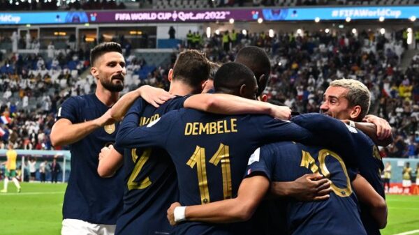 Francia arranca con goleada la defensa de su título mundial ante Australia