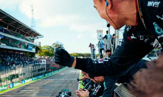 Sao Paulo Grand Prix 2022 con Russell al mando, recital de Sainz, y Alonso contra Ocon