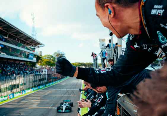 Sao Paulo Grand Prix 2022 con Russell al mando, recital de Sainz, y Alonso contra Ocon