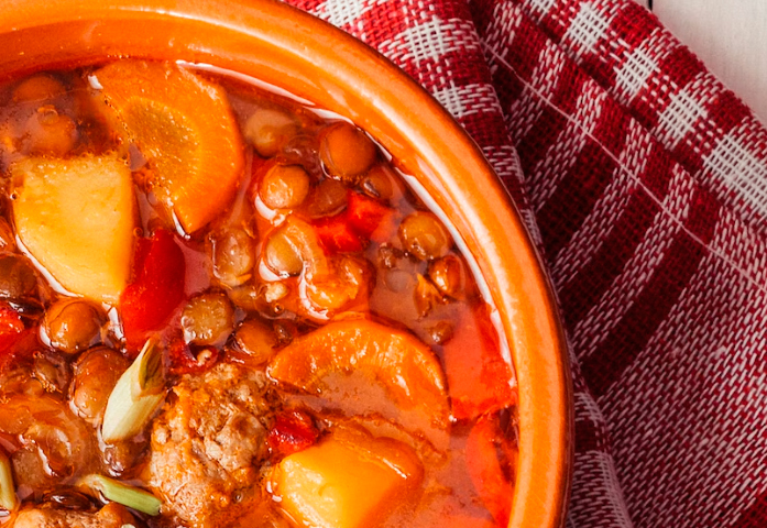 Lentejas con sofrito y jamón, tradicionales pero con poca grasa