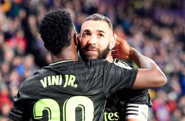 Paradas excelentes de Courtois a Aguado y Sergio León, y dos goles de Karim Benzema