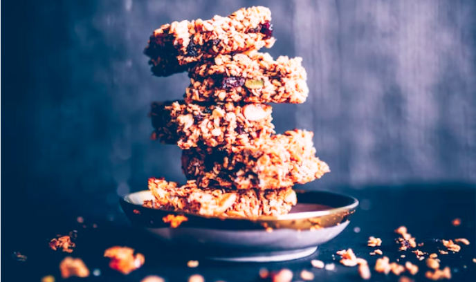 Elimina toxinas con este sencillo batido de frutas y un bol de skyr con crujiente