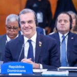 Luis Abinader aprovecha las debilidades de la oposición para posicionarse electoralmente Luis Abinader aprovecha las debilidades de la oposición para posicionarse electoralmente