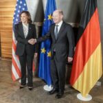 Kamala Harris afirma que Rusia ha cometido “crímenes  contra la humanidad” en Ucrania
