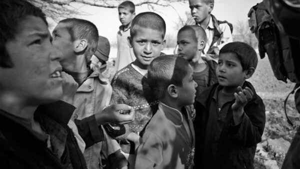 Día contra el Uso de Niños Soldado, Joaquín Sabina, Gurruchaga y Charles Darwin Día contra el Uso de Niños Soldado, Joaquín Sabina, Gurruchaga y Charles Darwin