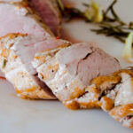 Solomillo de cerdo a la naranja con canela, orégano, clavo y una rica salsa Solomillo de cerdo a la naranja con canela, orégano, clavo y una rica salsa