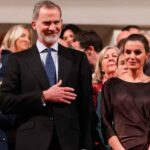 Una atronadora ovación de cariño y agradecmiento que emocionó a los Reyes