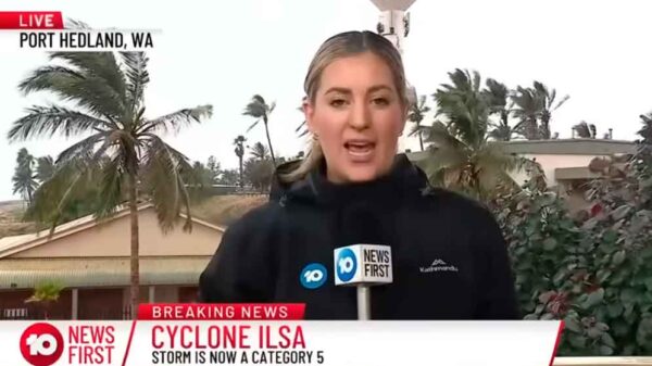 Ilsa, un peligroso huracán de fuerza 4 sobre la costa occidental de Australia