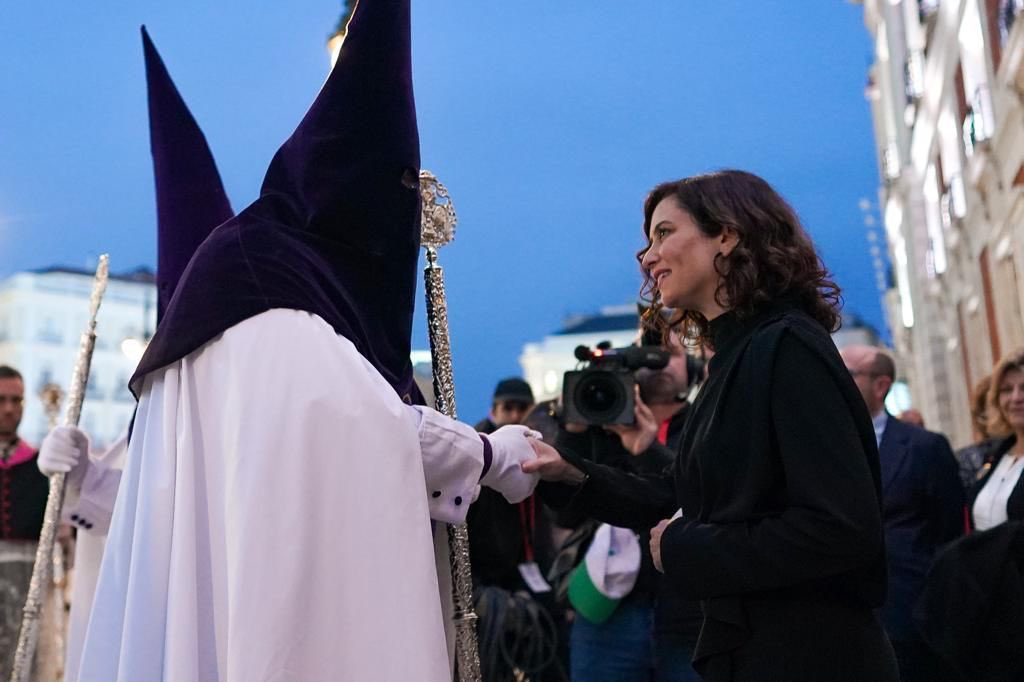 Ayuso en la Procesión de los Gitanos en el homenaje a víctimas de COVID y terrorismo