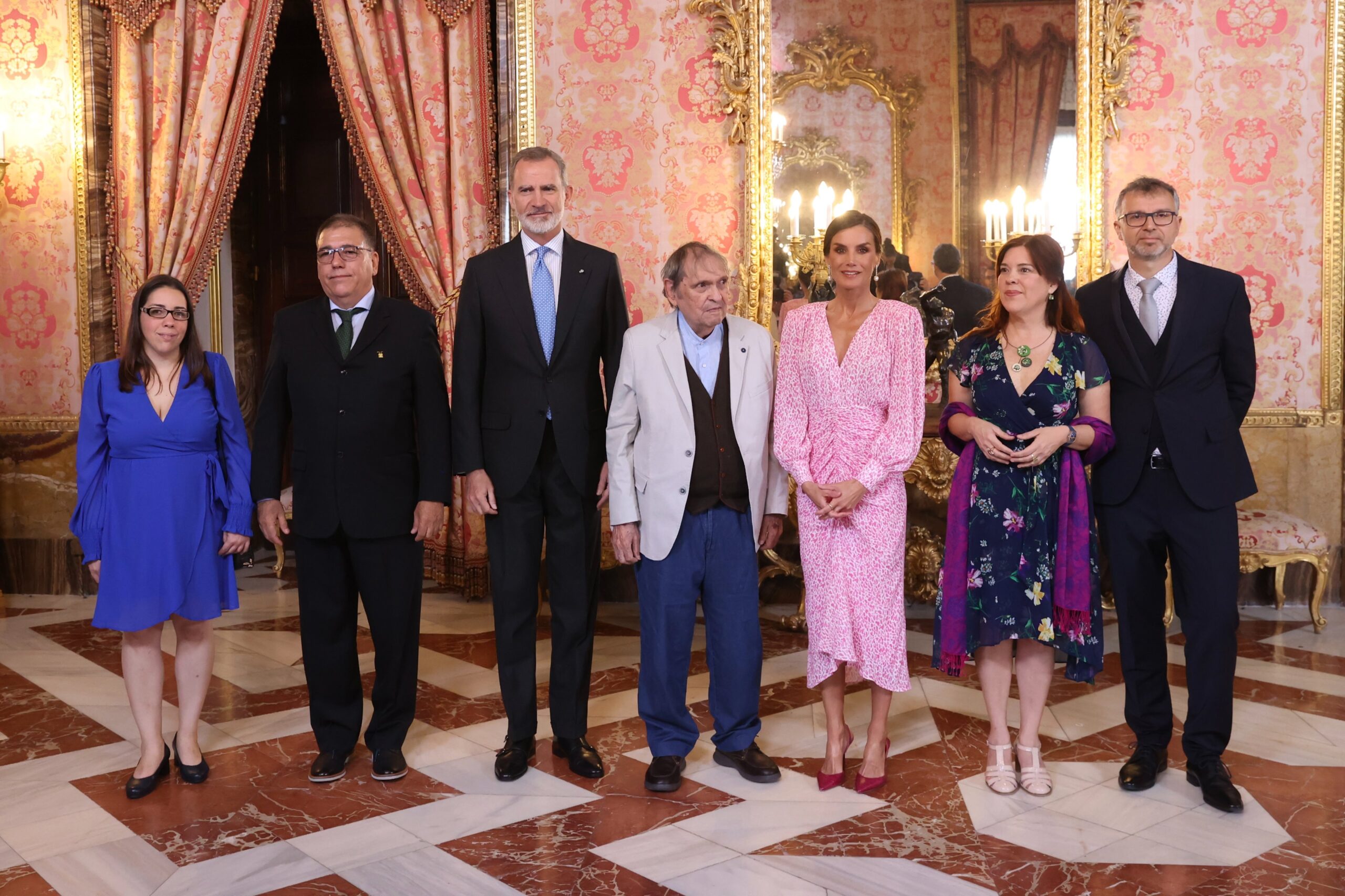 El Rey agradece al poeta Rafael Cadenas su extraordinario  servicio al español