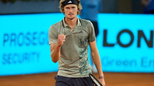 Roberto Carballés pelea pero cae en el primer maratón de Madrid frente a Zverev