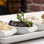 Tapenada, una pasta de aceitunas negras típica de la Provenza