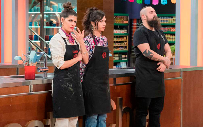 Lágrimas en MasterChef: El amuleto de Álex acaba en expulsión y Claudia sustituye a Laura