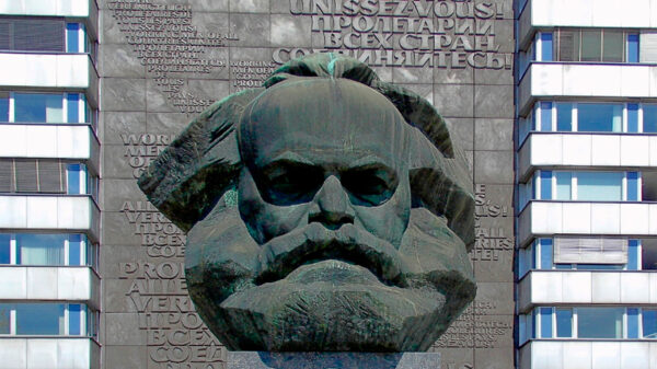 Marx no pudo ver tan lejos para imaginar los fracasos del comunismo existente Marx no pudo ver tan lejos para imaginar los fracasos del comunismo existente