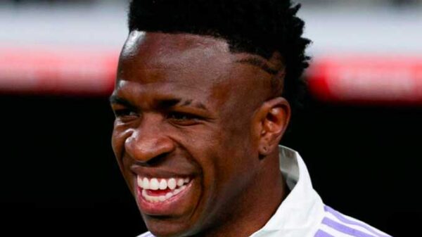 El Real Madrid debió de abandonar Mestalla por insultos racistas a Vinicius El Real Madrid debió de abandonar Mestalla por insultos racistas a Vinicius