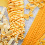 Pasta aromática y muy natural, con salsa de tomate, caballa y menta