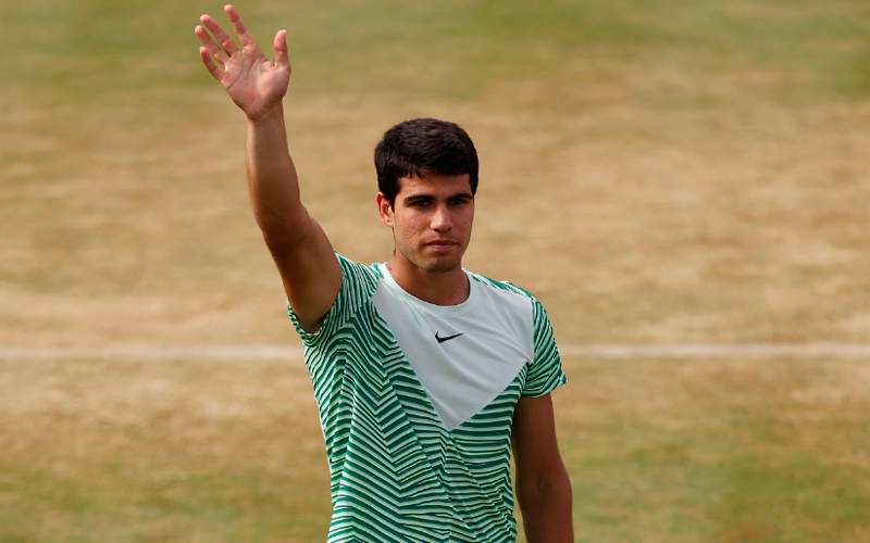Carlos Alcaraz vence a Korda y juega su primera final sobre hierba contra Alex de Miñaur