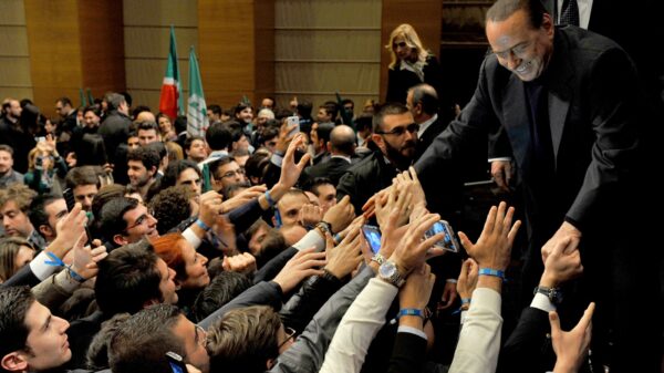 Berlusconi, Soros hijo, las listas de Feijóo y el eje Macron-Sholz con Duda y Zelenski
