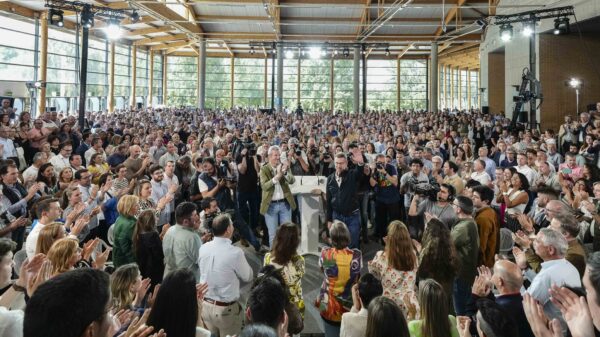 Feijóo al alza con un 36,6% y un escenario de 153 escaños para gobernar en solitario