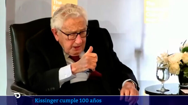 Henry Kissinger cumplió 100 años con el Nobel de la Paz en entredicho
