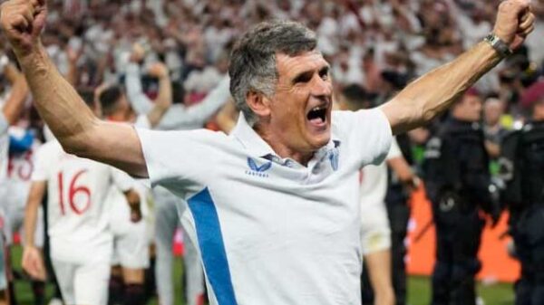 Mendilibar recogió a un Sevilla FC en ruinas, aceptó el reto y  firmó una lección en la final