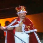 Alguien se llevará la corona de Freddie Mercury en subasta pública