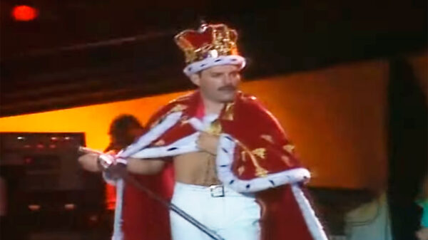 Alguien se llevará la corona de Freddie Mercury en subasta pública