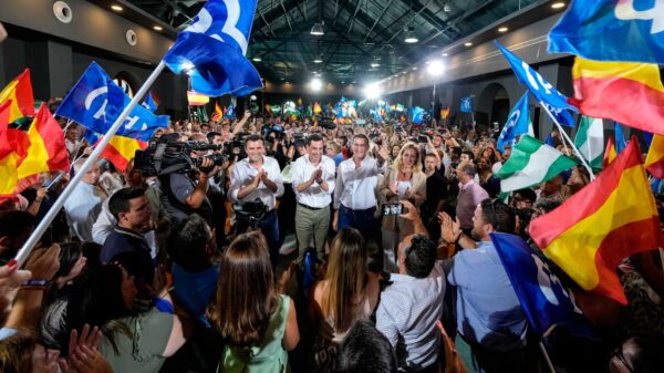 Feijóo pide una mayoría a la andaluza para ofrecer a España el cambio que “merece, necesita y anhela” Feijóo pide una mayoría a la andaluza para ofrecer a España el cambio que “merece, necesita y anhela”