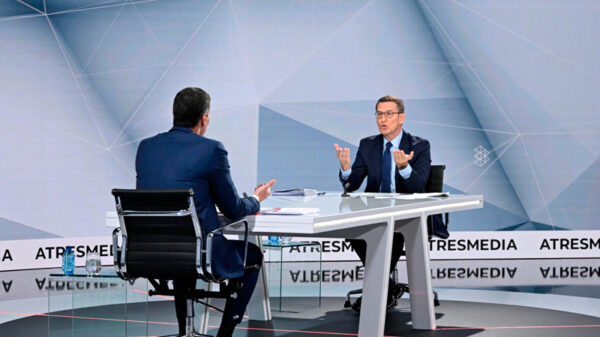 Un Sánchez tenso y desbordado perdió el cara a cara ante un Feijóo al ataque desde el inicio Un Sánchez tenso y desbordado perdió el cara a cara ante un Feijóo al ataque desde el inicio