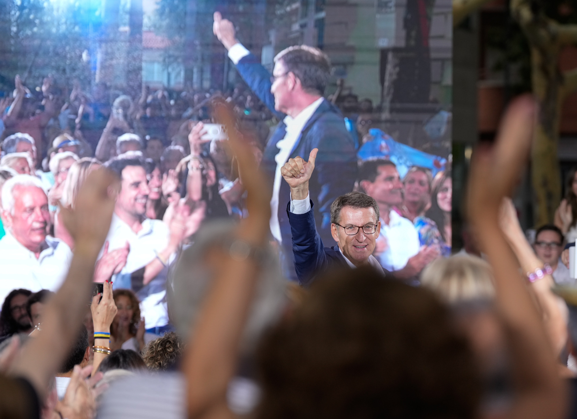 Feijóo busca el apoyo de PSOE y Vox para lograr la mayoría absoluta y superar el bloqueo de Sánchez