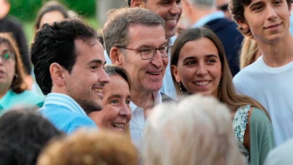 Feijóo quiere ganar para que Bildu deje de marcar la política en Navarra Feijóo quiere ganar para que Bildu deje de marcar la política en Navarra