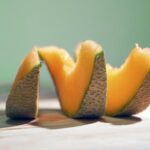 Melón, canónigos y tomate para una ensalada muy sana y bien aliñada Melón, canónigos y tomate para una ensalada muy sana y bien aliñada