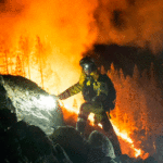 El megaincendio sigue fuera de control en la isla de Tenerife