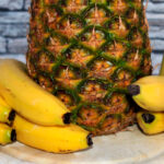 Un postre con plátanos y piña, muy creativo y divertido de preparar con niños Un postre con plátanos y piña, muy creativo y divertido de preparar con niños