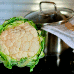 Una coliflor con jamón y queso, diferente a las recetas tradicionales Una coliflor con jamón y queso, diferente a las recetas tradicionales