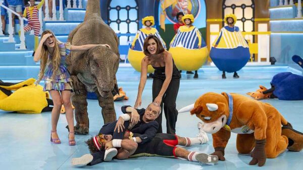 Eduardo Casanova y Camela animan a las gradas de Alfacar y Aguilar de Campoo