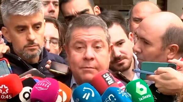 Feijóo pone en alerta electoral al PP tras el choque de Page con Sánchez en el PSOE