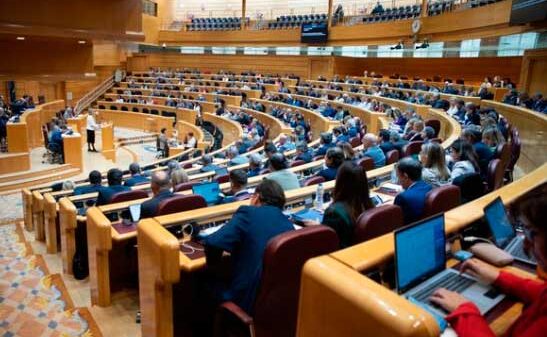 Bendodo denuncia el apoyo de los barones del PSOE a la Ley de Amnistía