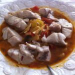 Sopa de pescado y verduras con variantes a la hora de servirla Sopa de pescado y verduras con variantes a la hora de servirla